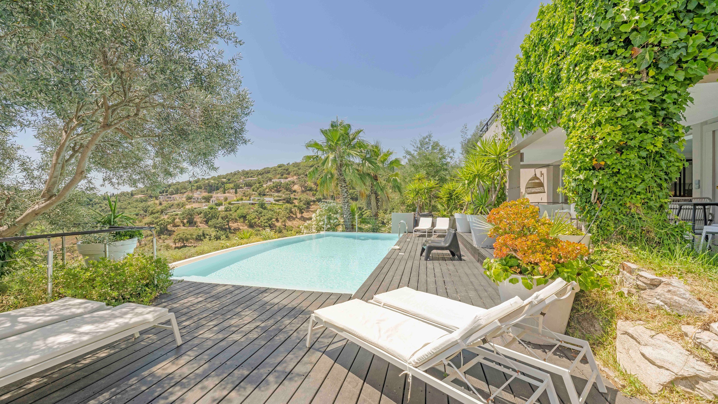  Luxury sea view villa for sale in Grimaud overlooking the Gulf of Saint-Tropez - 物件實景