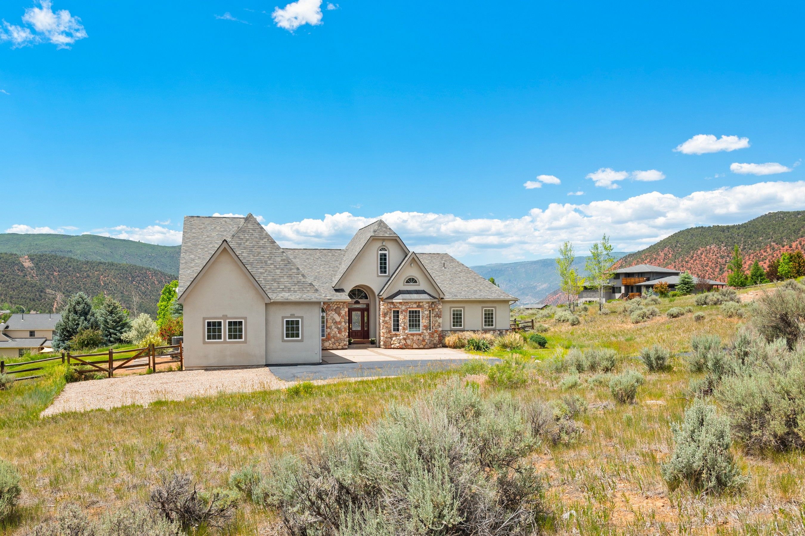  Move-In Ready Mountain Living - 物件實景