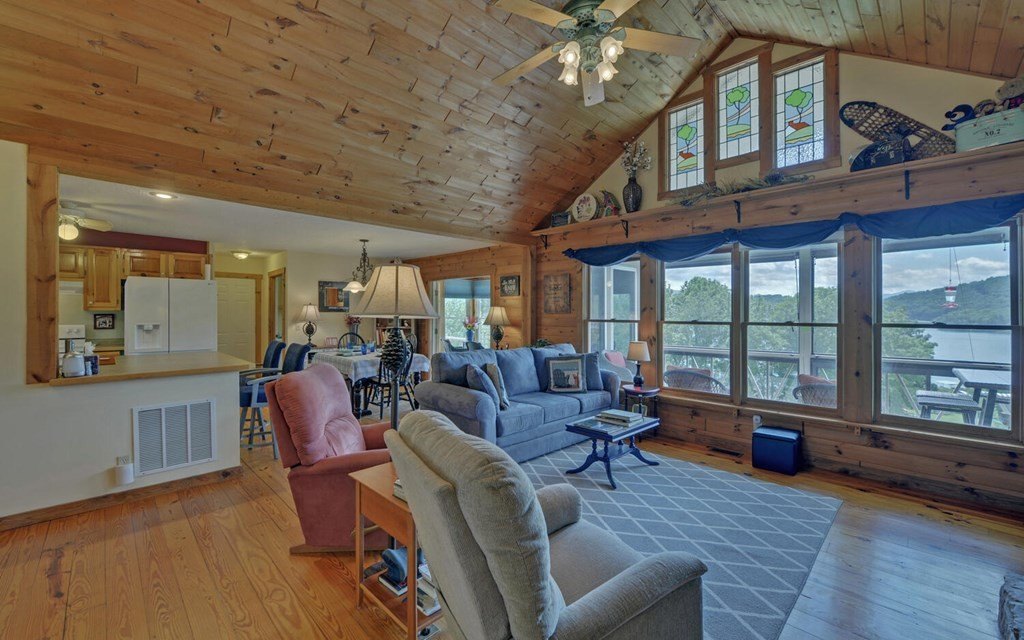 Young Harris, Georgia, 30582, United States, 3 Bedrooms Bedrooms, ,3 BathroomsBathrooms,Residential,For Sale,1974109