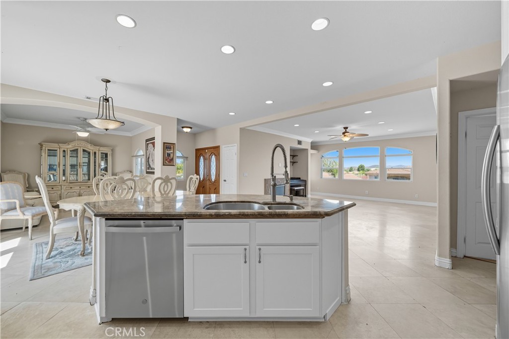 Canyon Lake, California, 92587, United States, 6 Bedrooms Bedrooms, ,5 BathroomsBathrooms,Residential,For Sale,1975994