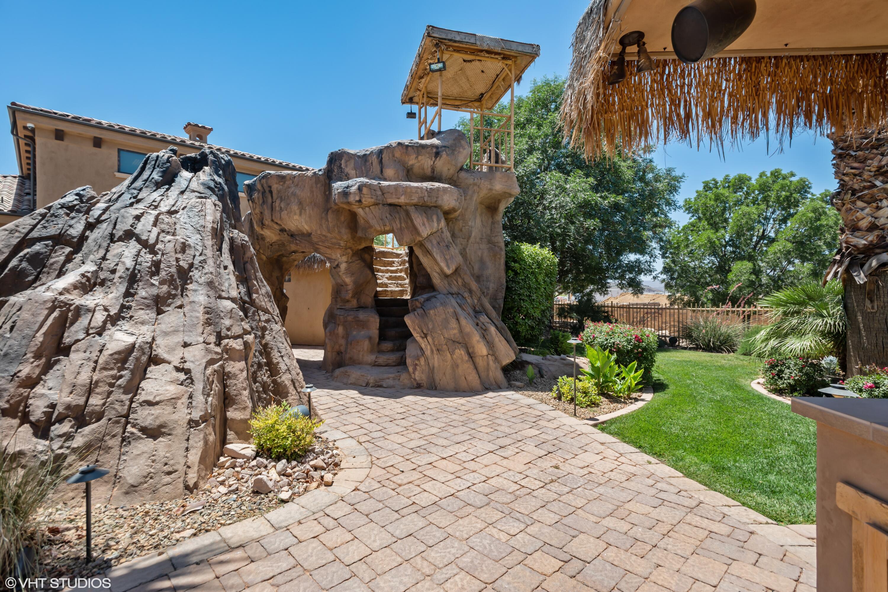 Washington, Utah, 84780, United States, 7 Bedrooms Bedrooms, ,7 BathroomsBathrooms,Residential,For Sale,2005134