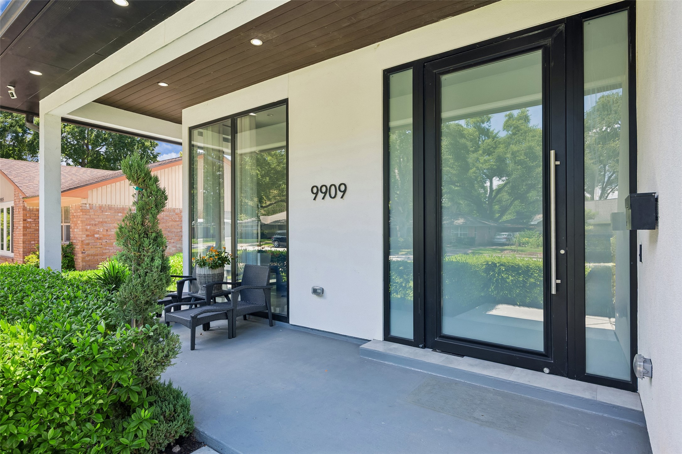  9909 Larston Street - 物件實景