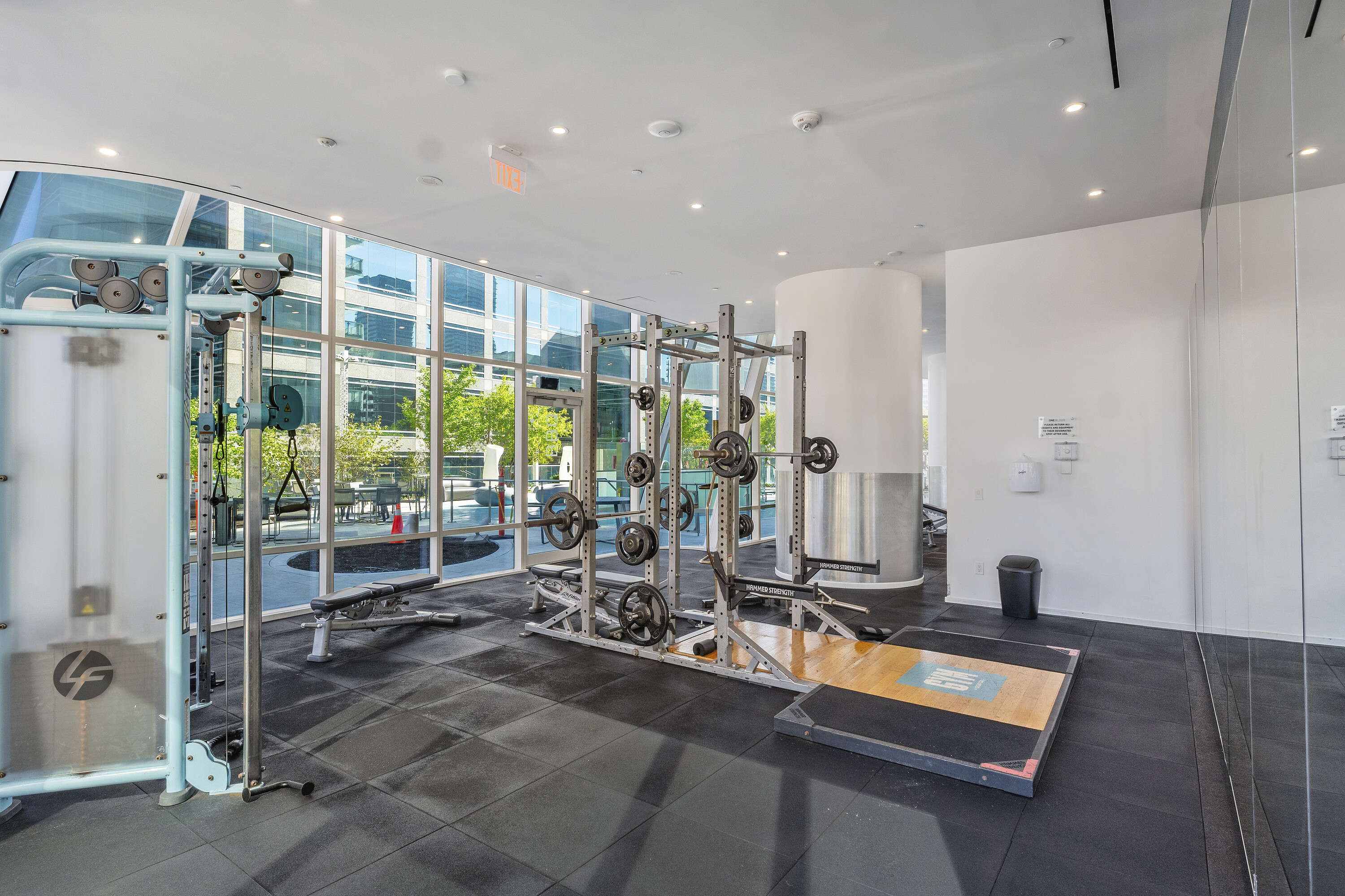  One Bloor - 物件實景