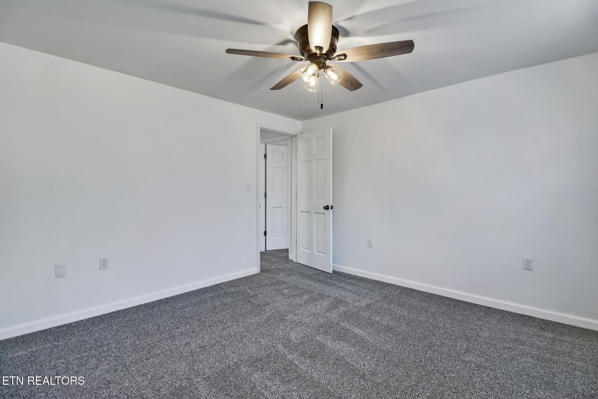 Crossville, Tennessee, 38555, United States, 4 Bedrooms Bedrooms, ,3 BathroomsBathrooms,Residential,For Sale,2005709