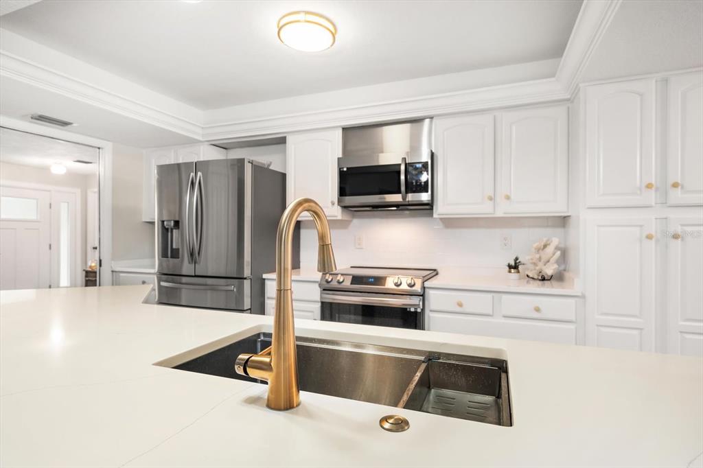 Clearwater, Florida, 33761, United States, 5 Bedrooms Bedrooms, ,3 BathroomsBathrooms,Residential,For Sale,1919685