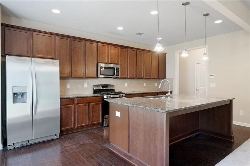 Cumming, Georgia, 30040, United States, 5 Bedrooms Bedrooms, ,4 BathroomsBathrooms,Residential,For Sale,1979728