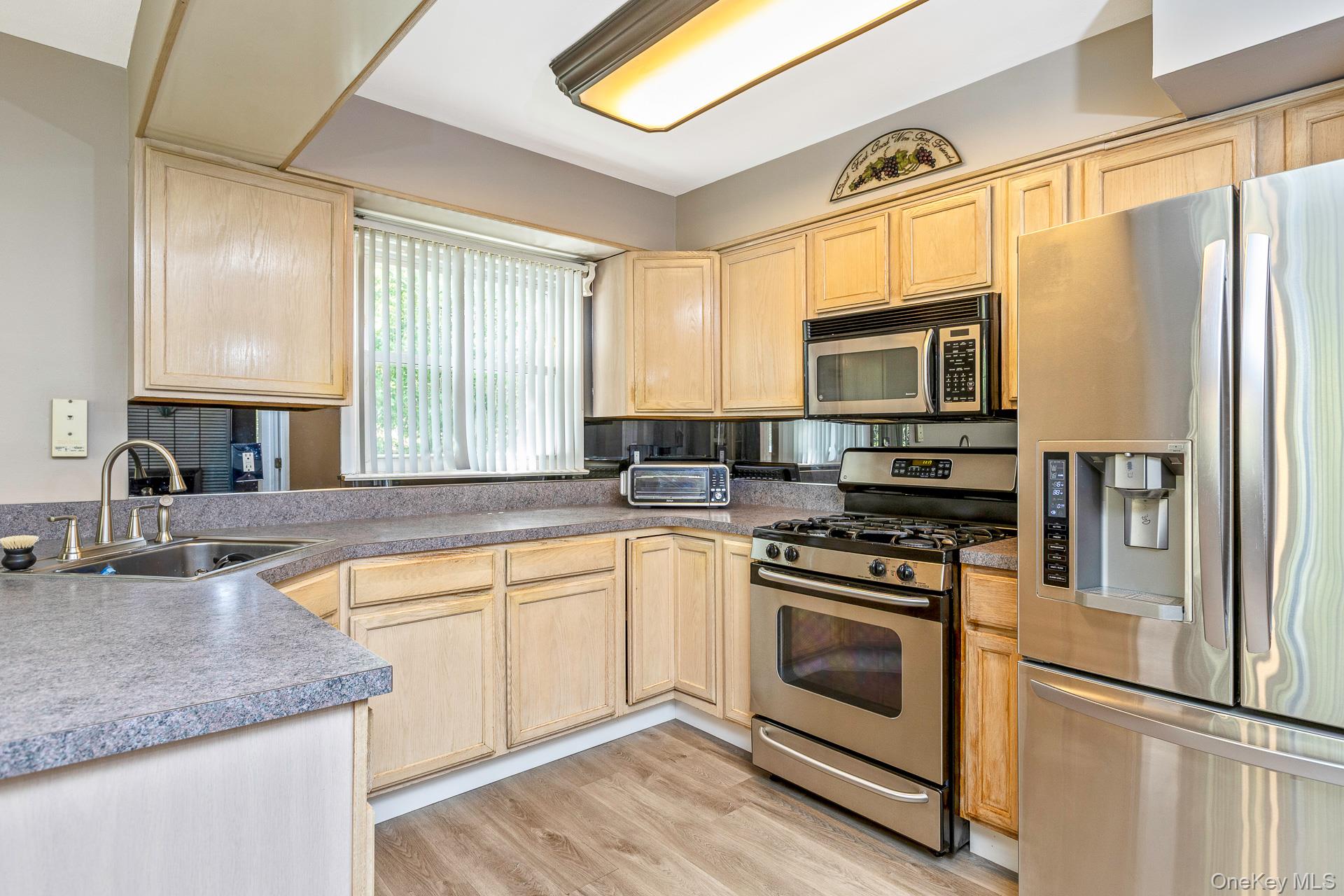 Shirley, New York, 11967, United States, 4 Bedrooms Bedrooms, ,4 BathroomsBathrooms,Residential,For Sale,1924990