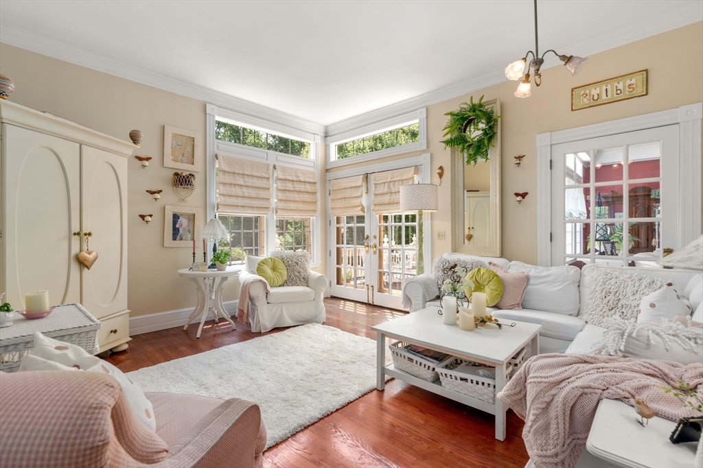 Hopkinton, Massachusetts, 01748, United States, 4 Bedrooms Bedrooms, ,5 BathroomsBathrooms,Residential,For Sale,1982386