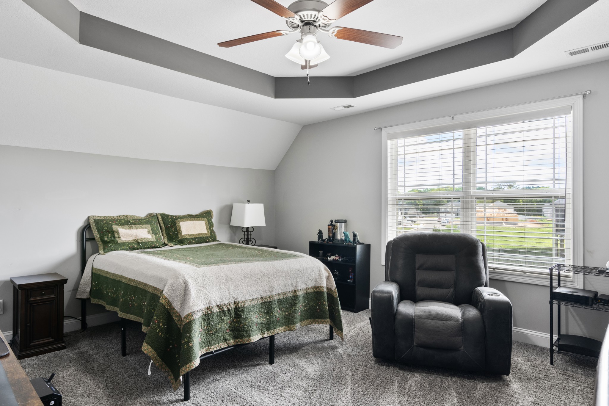 Clarksville, Tennessee, 37043, United States, 5 Bedrooms Bedrooms, ,4 BathroomsBathrooms,Residential,For Sale,1975936