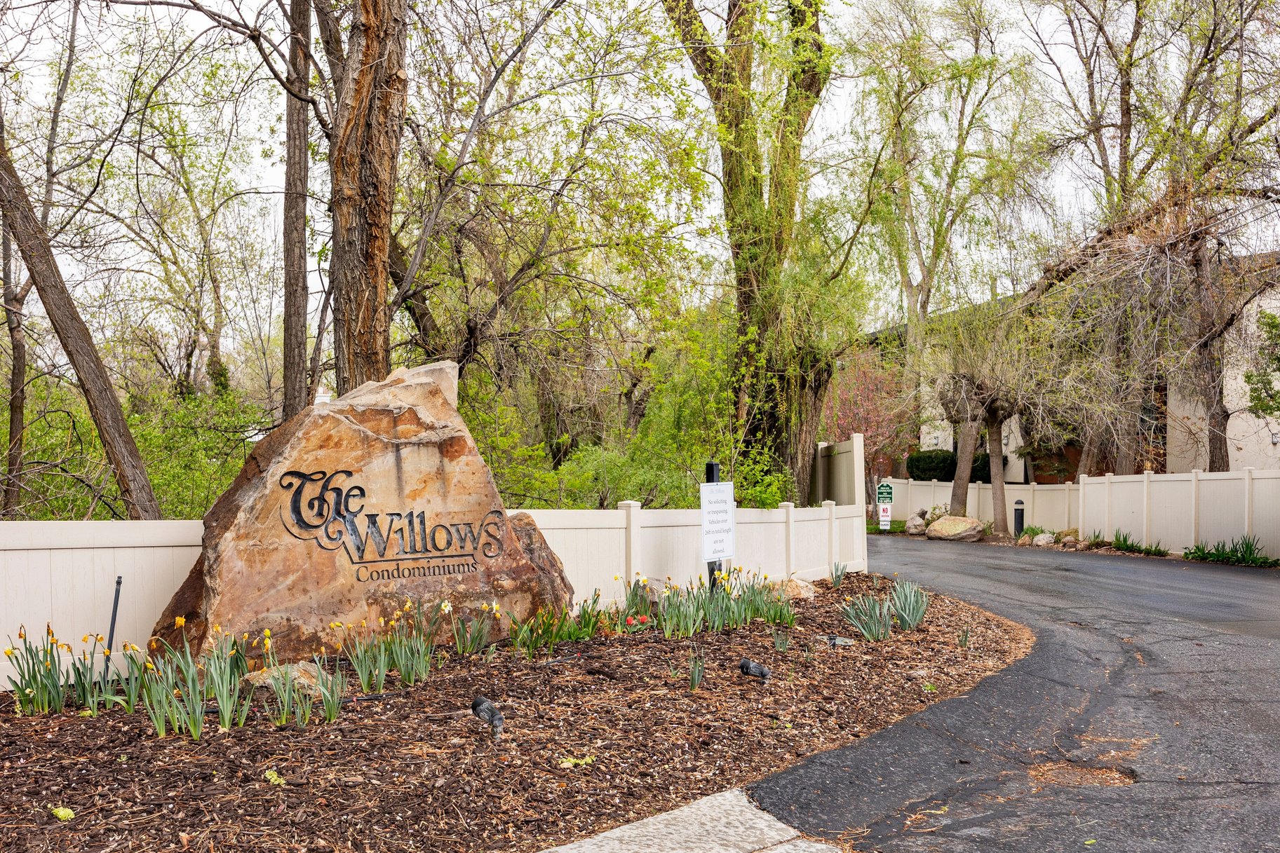  Quiet Sanctuary Community Top Floor Condo at The Willows in Murray - 物件實景