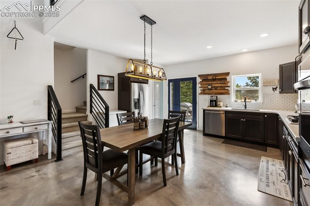 Florissant, Colorado, 80816, United States, 3 Bedrooms Bedrooms, ,2 BathroomsBathrooms,Residential,For Sale,1882650