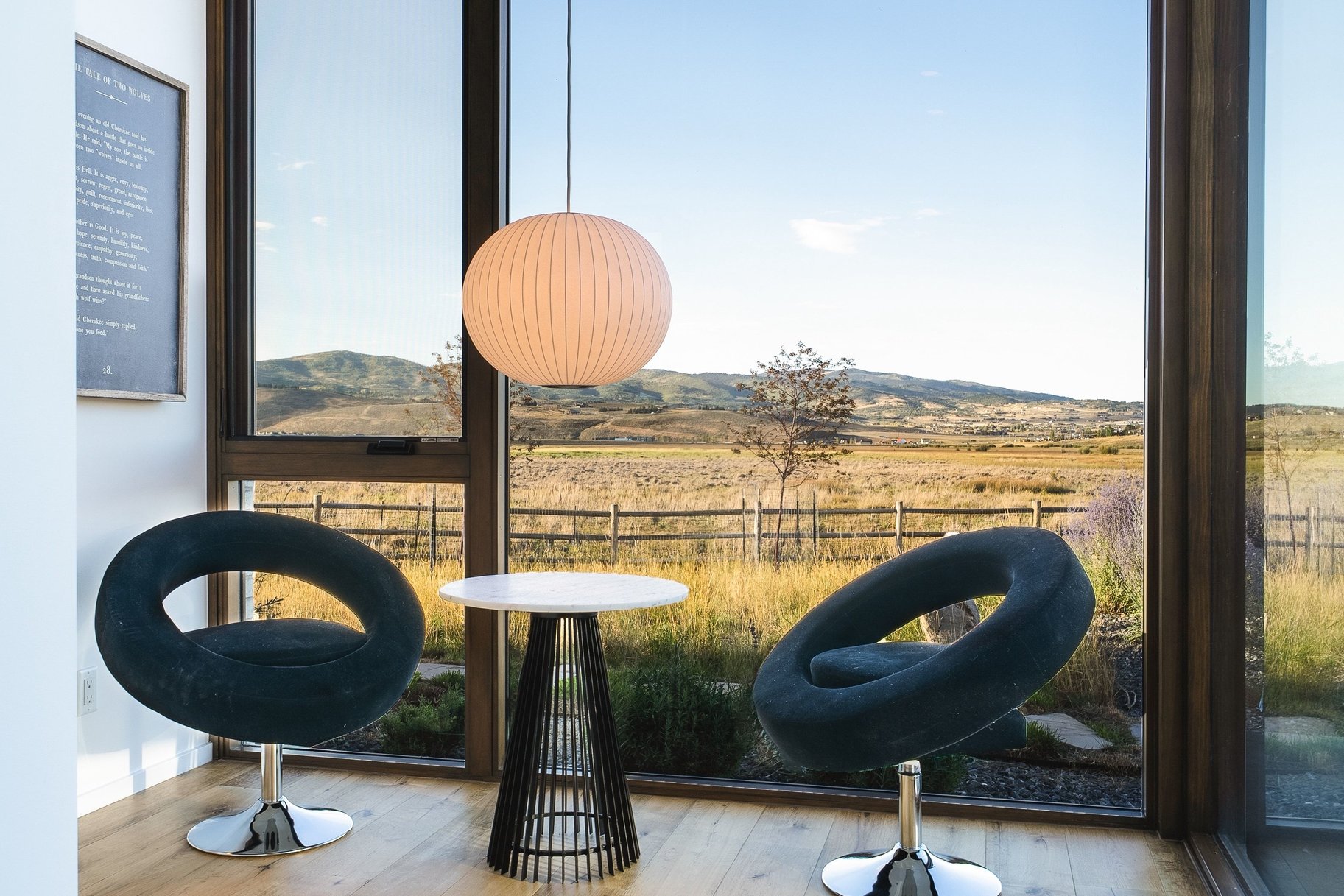  Single-Level Modern at Old Ranch Road Surrounded by Meadow and Mountain Views - 物件實景