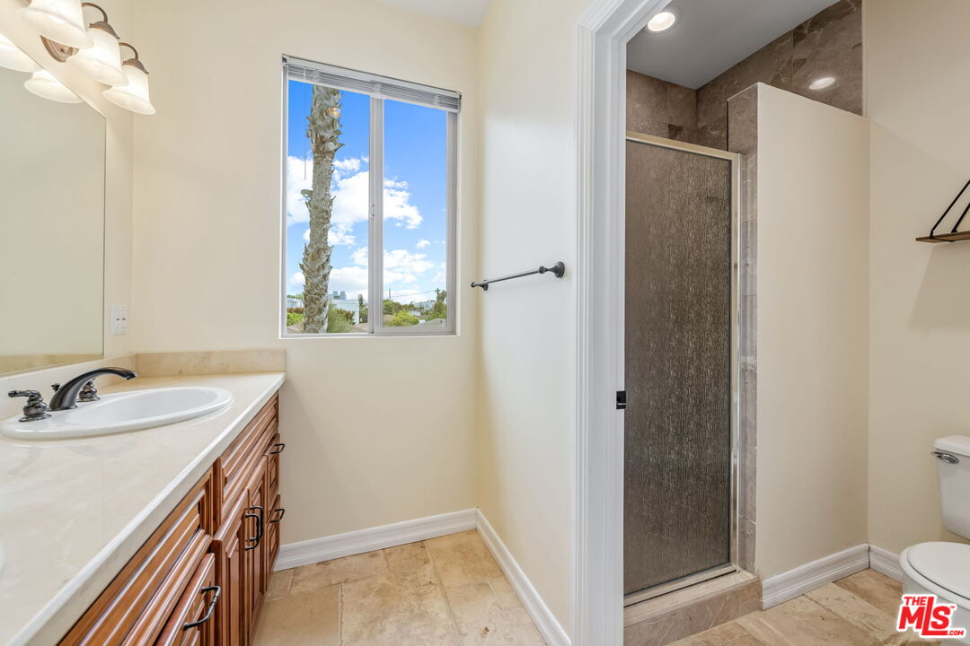 Los Angeles, California, 90025, United States, 6 Bedrooms Bedrooms, ,Residential,For Sale,1932013