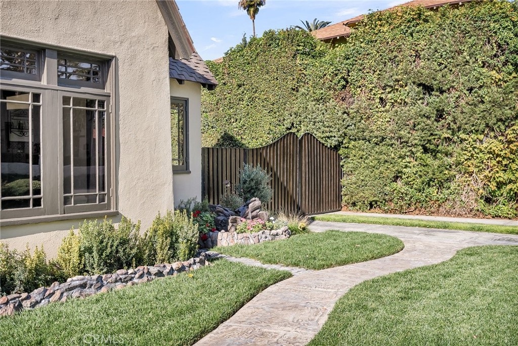 Riverside, California, 92507, United States, 4 Bedrooms Bedrooms, ,2 BathroomsBathrooms,Residential,For Sale,1999020