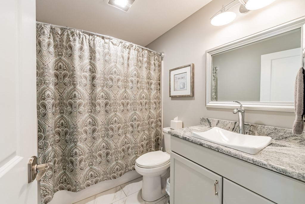 Ludlow, Massachusetts, 01056, United States, 2 Bedrooms Bedrooms, ,2 BathroomsBathrooms,Residential,For Sale,1925126