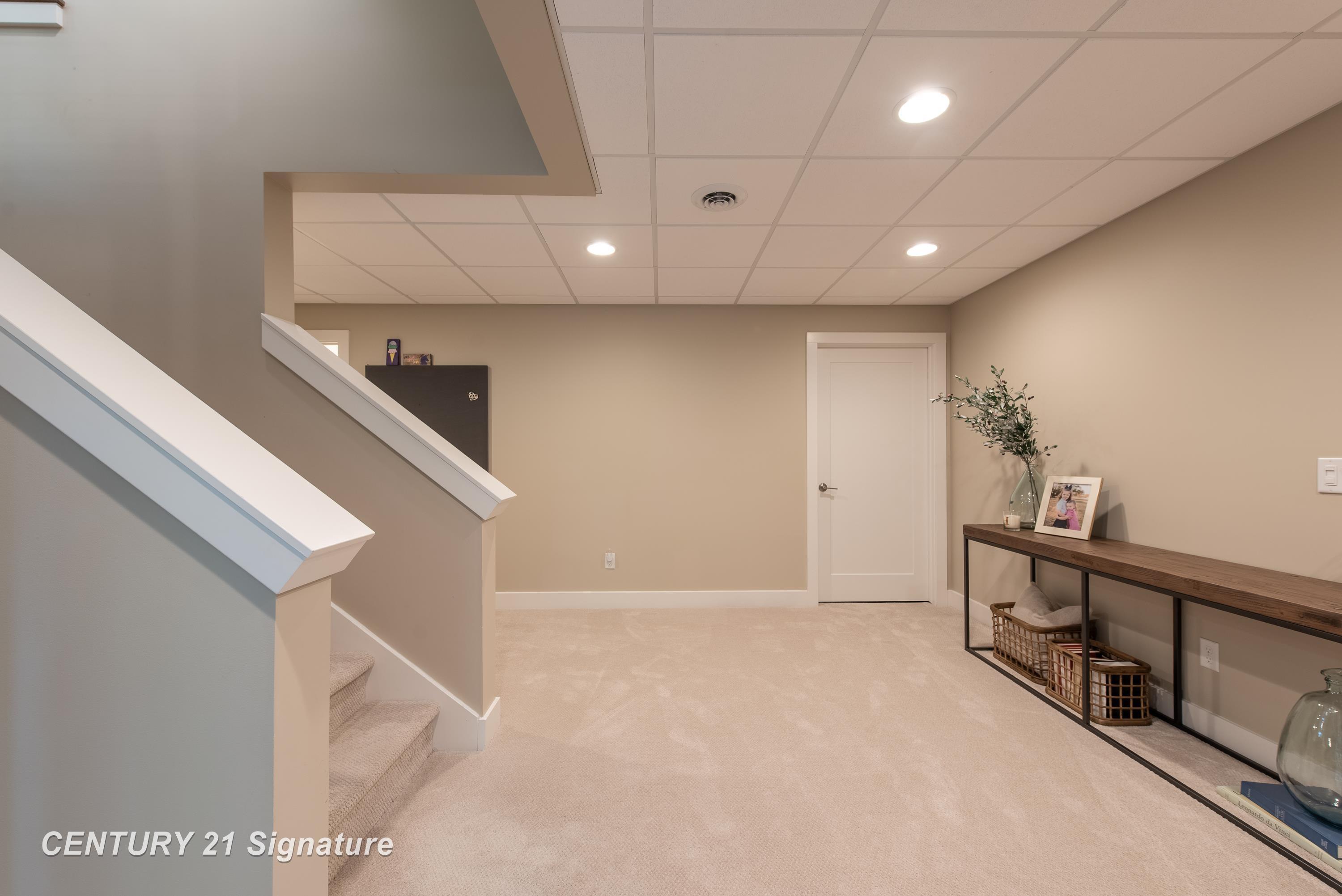 Midland, Michigan, 48642, United States, 4 Bedrooms Bedrooms, ,5 BathroomsBathrooms,Residential,For Sale,1975618