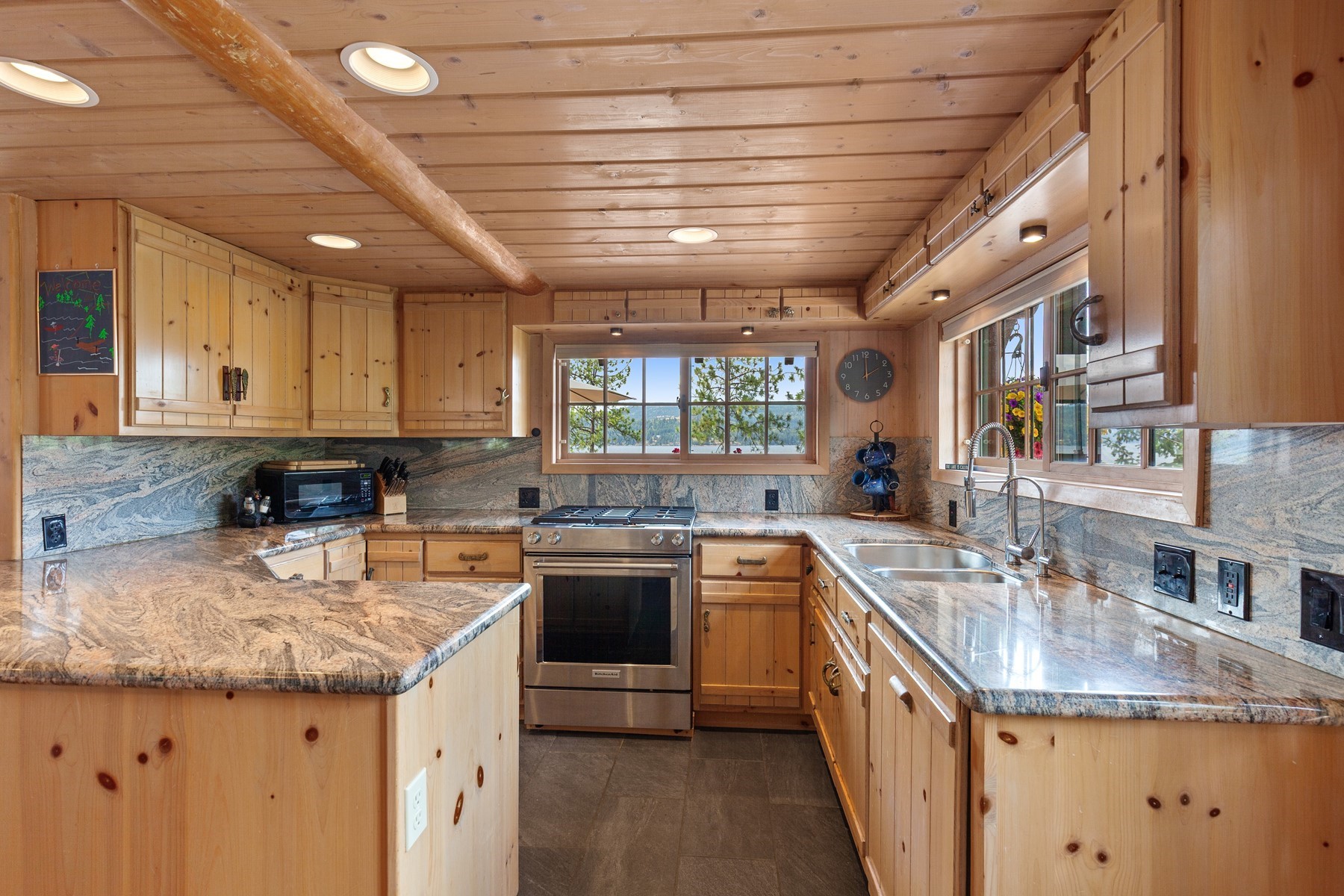  Captivating Upscale Log Lakefront Retreat - 物件實景