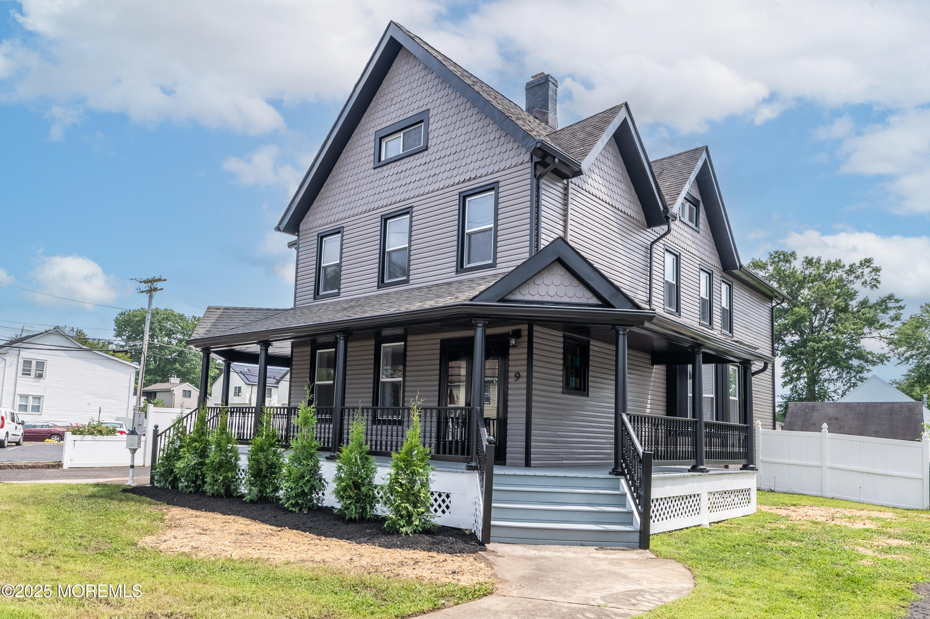 Englishtown, New Jersey, 07726, United States, 6 Bedrooms Bedrooms, ,4 BathroomsBathrooms,Residential,For Sale,1908199