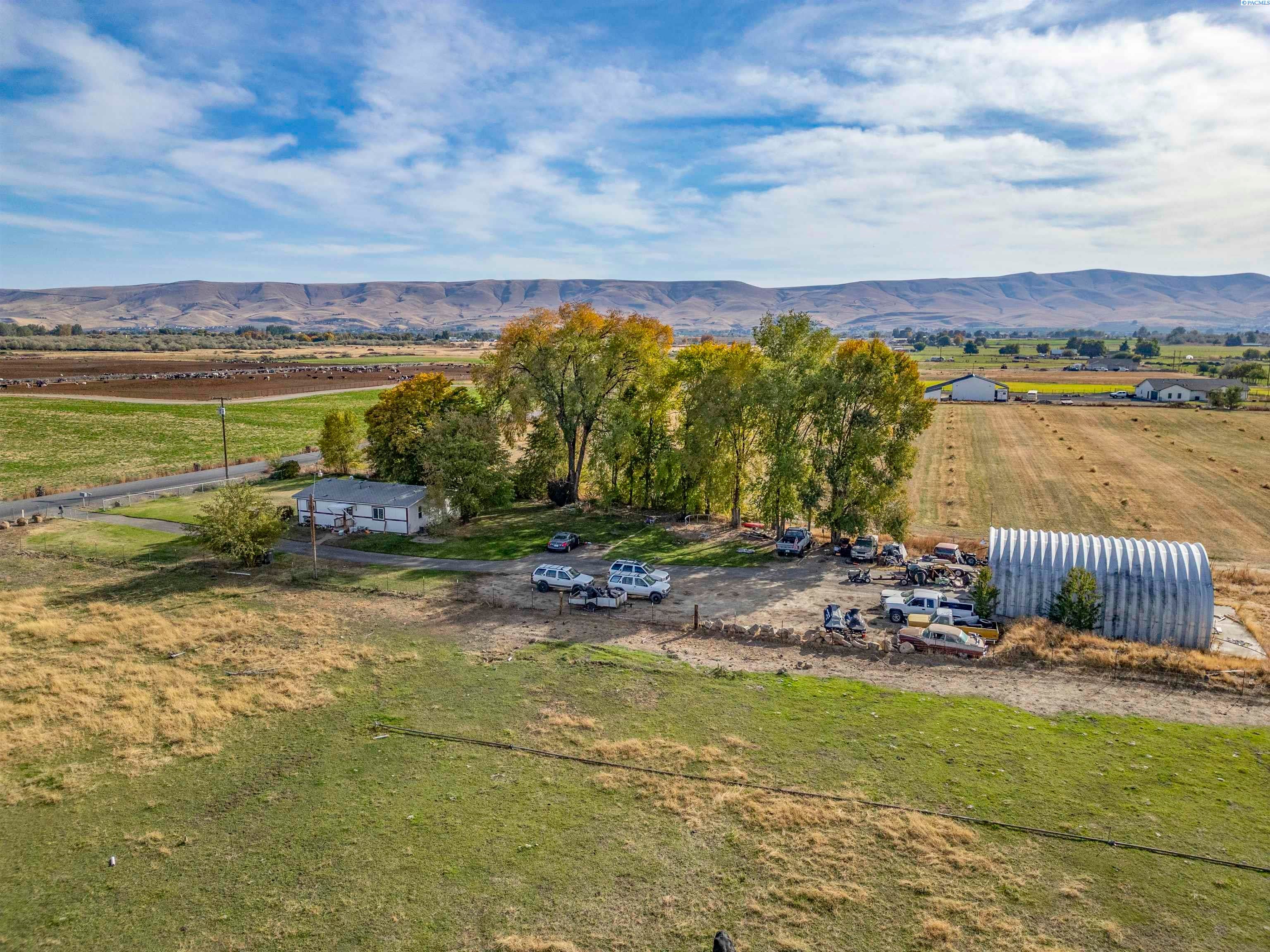 Prosser, Washington, 99350, United States, 3 Bedrooms Bedrooms, ,2 BathroomsBathrooms,Residential,For Sale,1981209