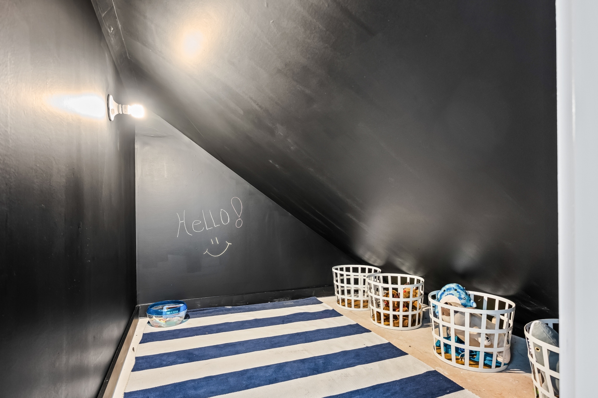  2120 Malcolm Road - 物件實景