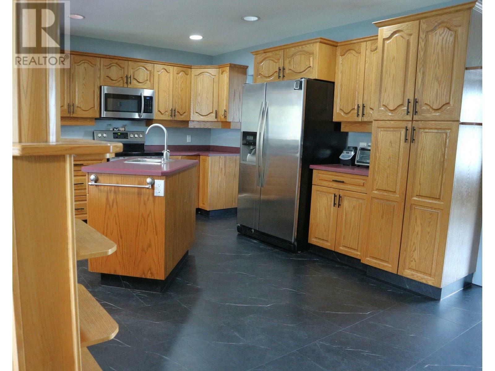SICAMOUS, British Columbia, V0E 2V1, CA, 5 Bedrooms Bedrooms, ,2 BathroomsBathrooms,Residential,For Sale,1838674
