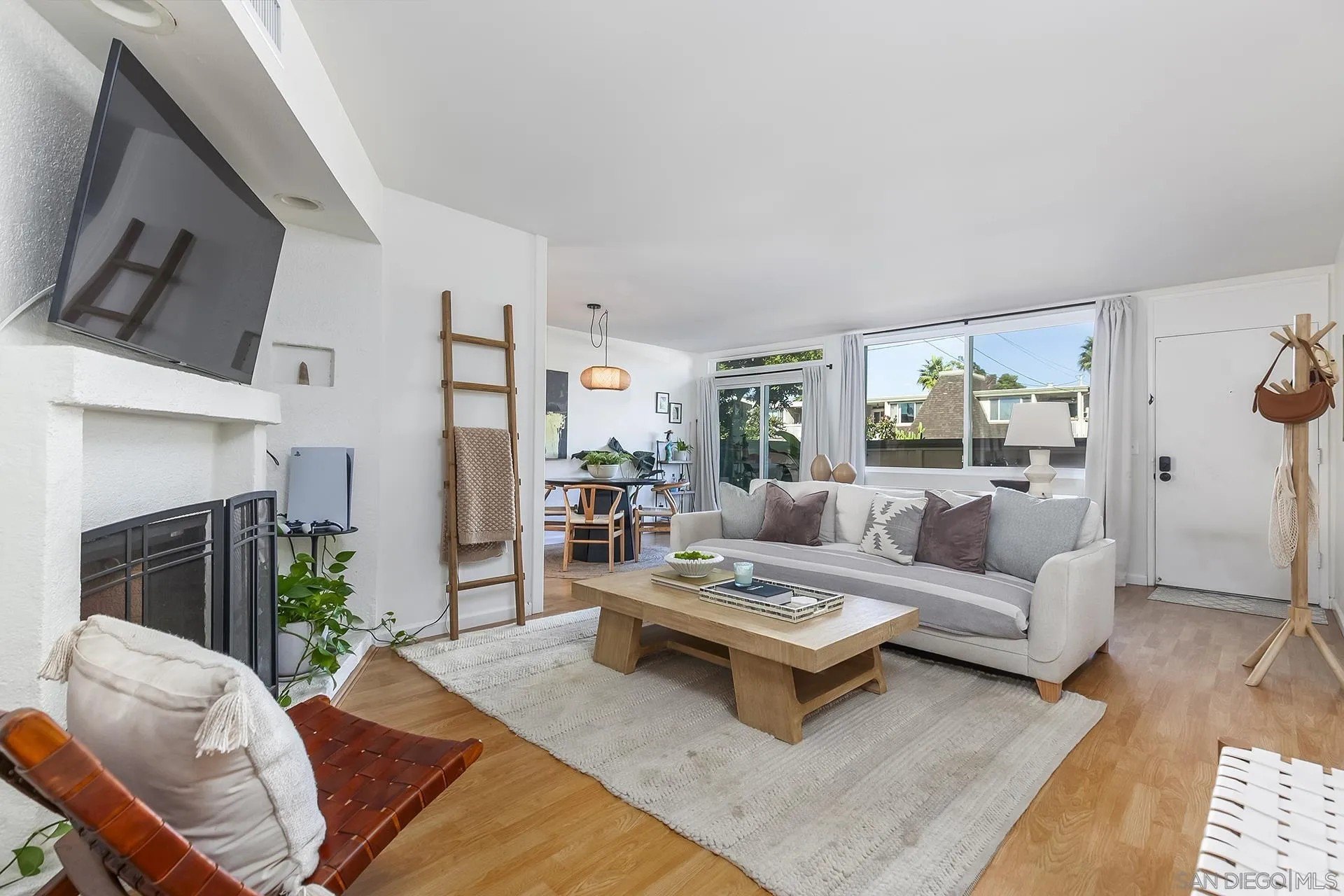 San Diego, California, 92110, United States, 1 Bedroom Bedrooms, ,1 BathroomBathrooms,Residential,For Sale,1999135