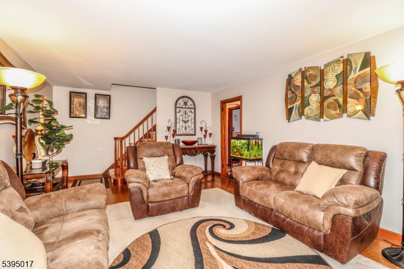 Rahway City, New Jersey, 07065, United States, 4 Bedrooms Bedrooms, ,2 BathroomsBathrooms,Residential,For Sale,1986510