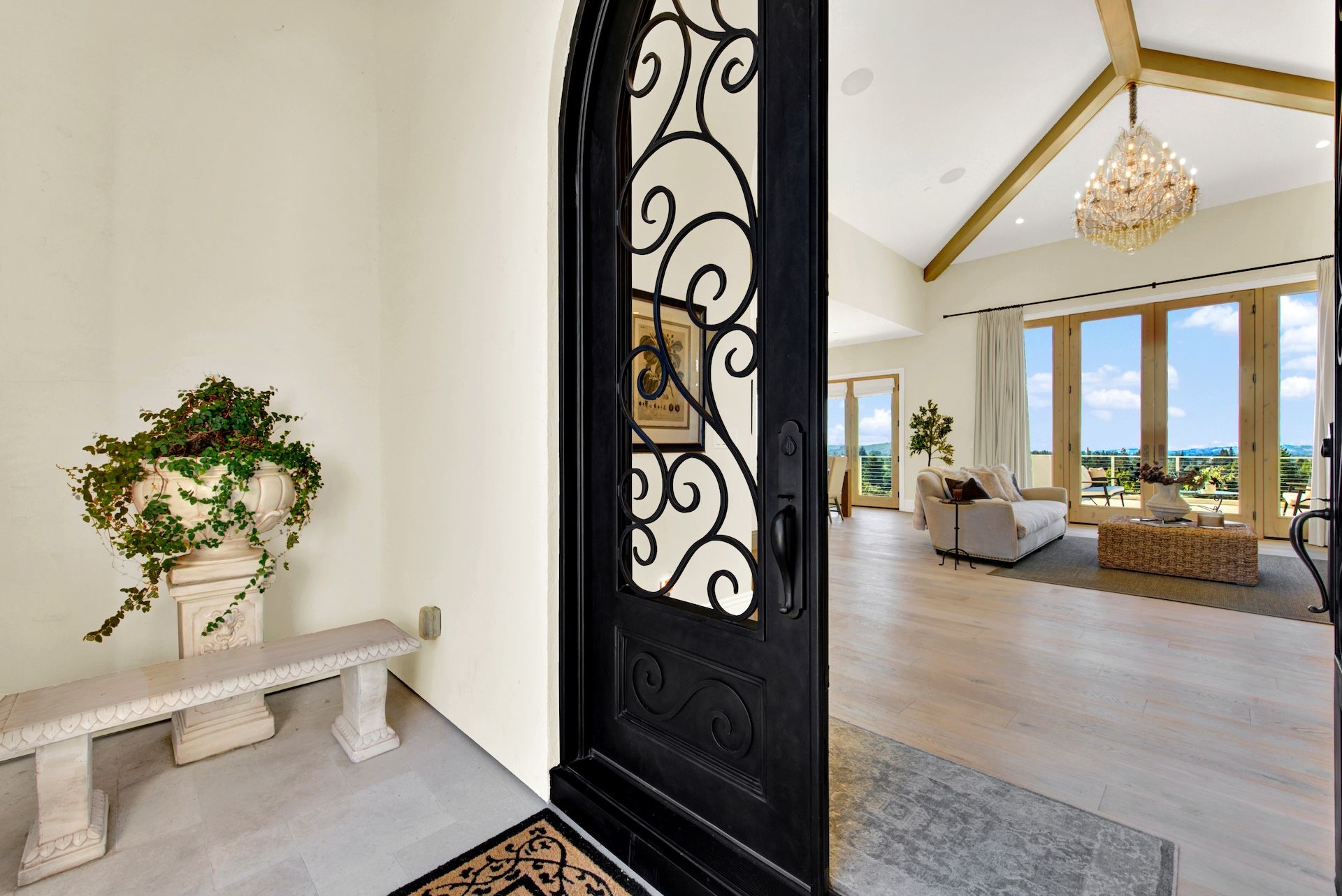  Mediterranean-Inspired Silverado Crest Home - 物件實景