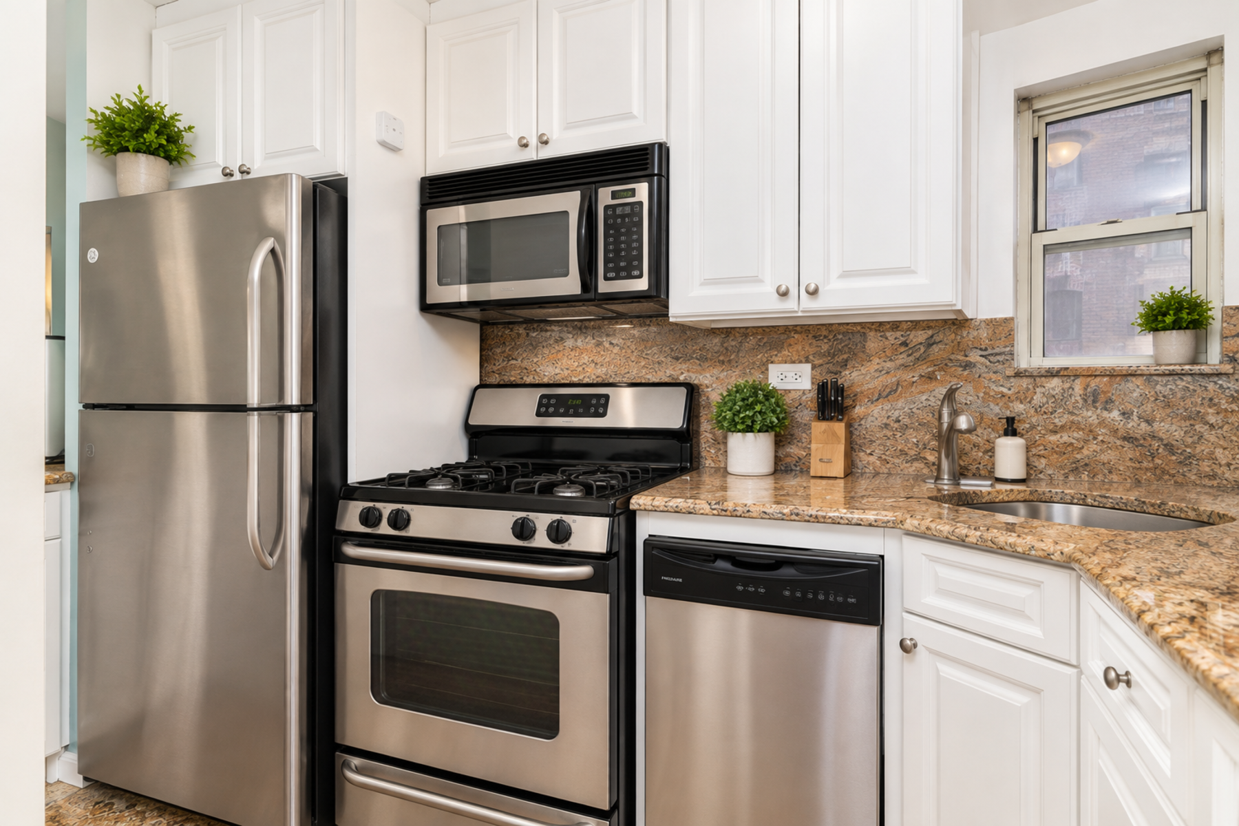  ?SUNNY AND SPACIOUS ONE BEDROOM CO-OP IN LENOX HILL? - 物件實景