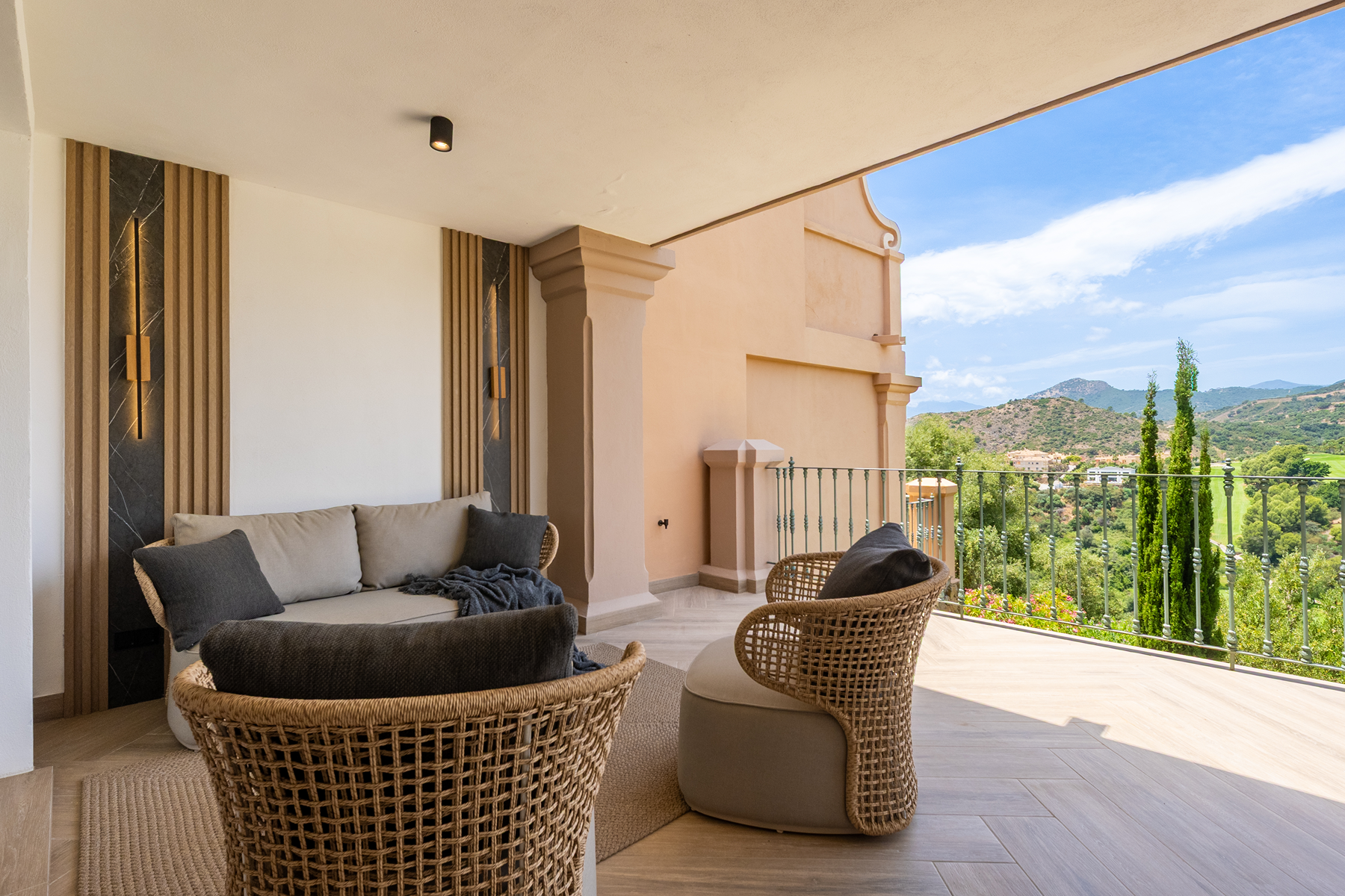  Townhouse with panoramic golf views and sunset terraces in Benahavís - 物件實景