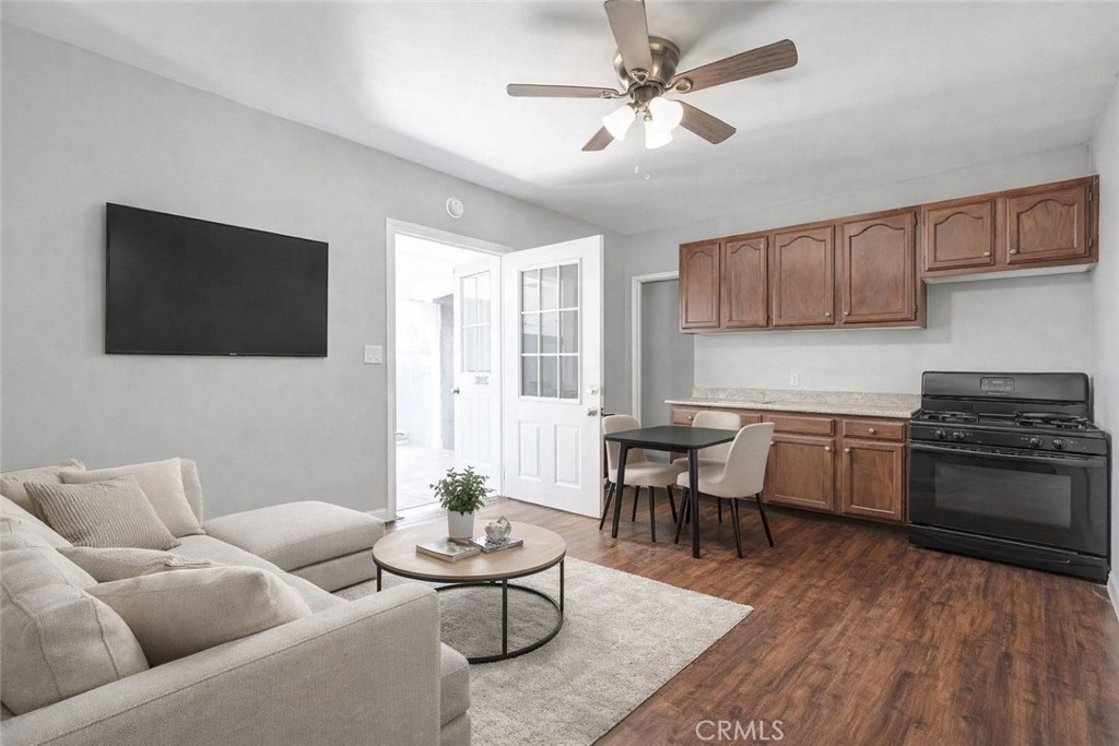 Sun Valley, California, 91352, United States, 4 Bedrooms Bedrooms, ,2 BathroomsBathrooms,Residential,For Sale,2017645