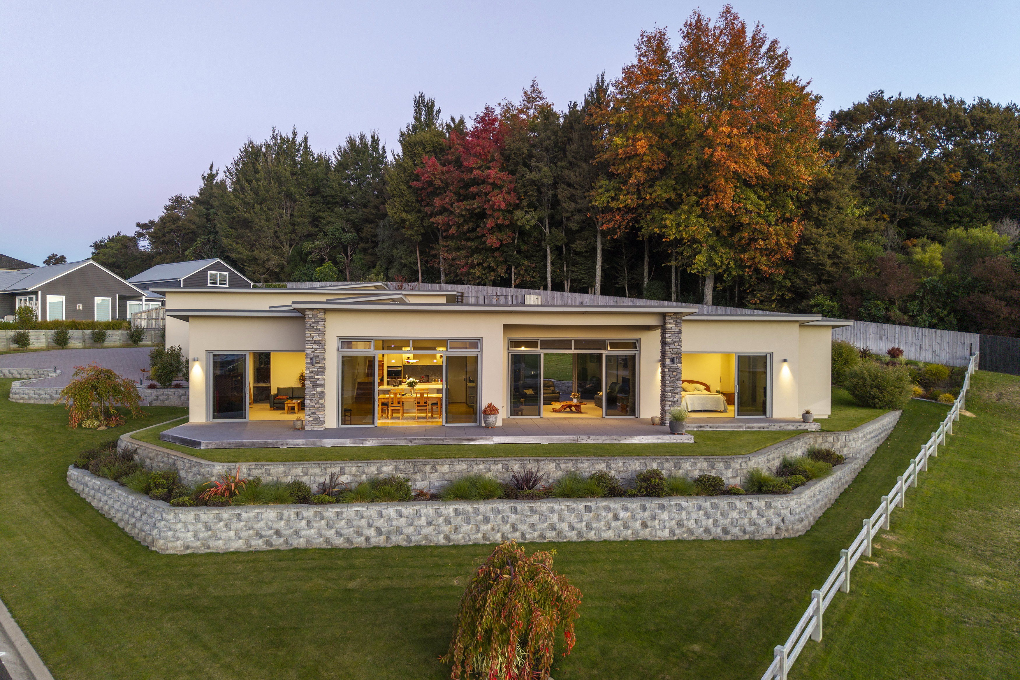  Elevated Living with Lake Taupo Views - 物件實景