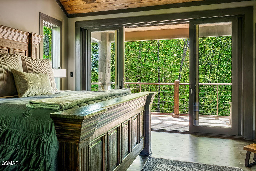 Gatlinburg, Tennessee, 37738, United States, 3 Bedrooms Bedrooms, ,5 BathroomsBathrooms,Residential,For Sale,2034960