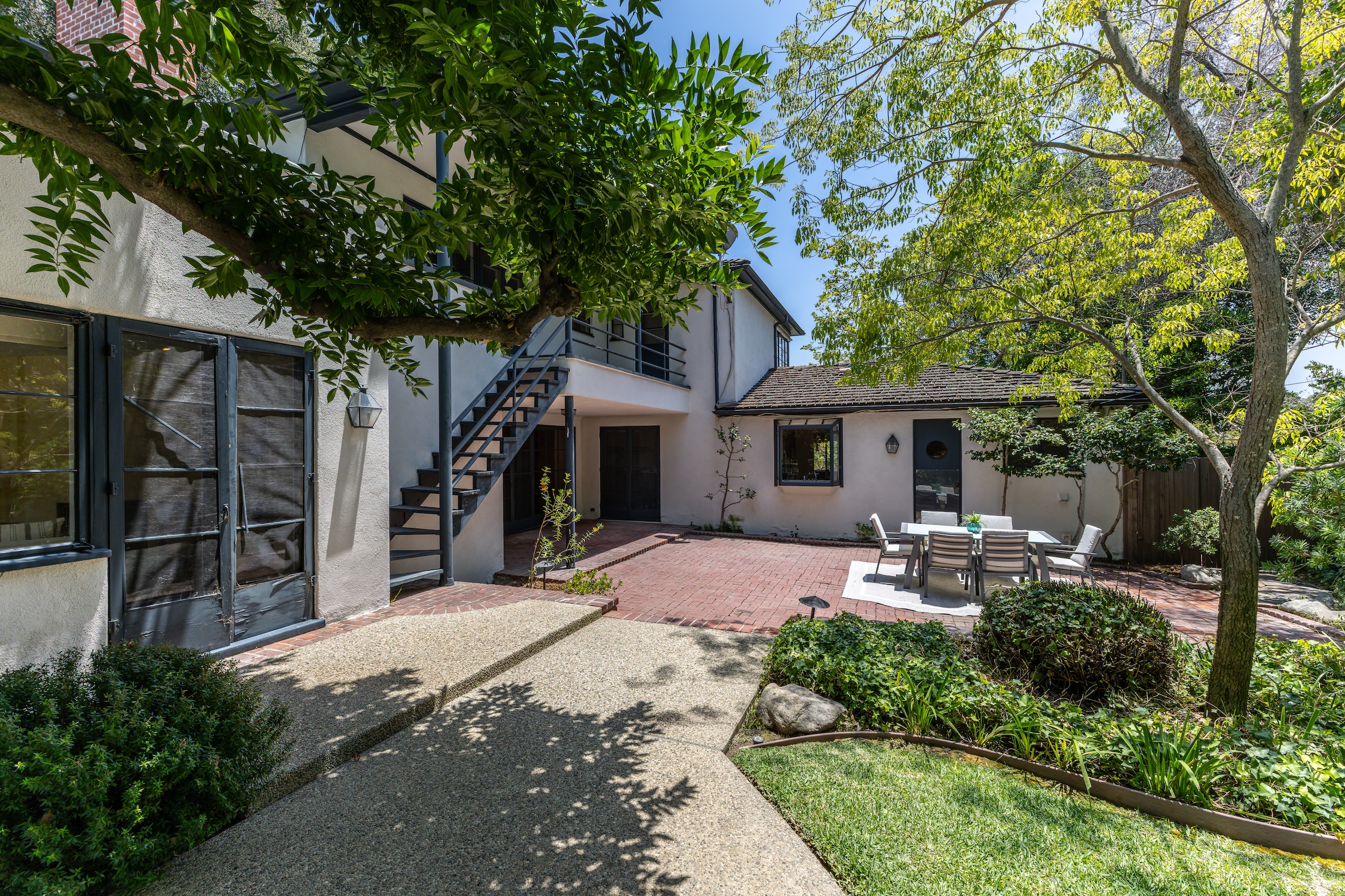  2421 Ridgeway Road - 物件實景