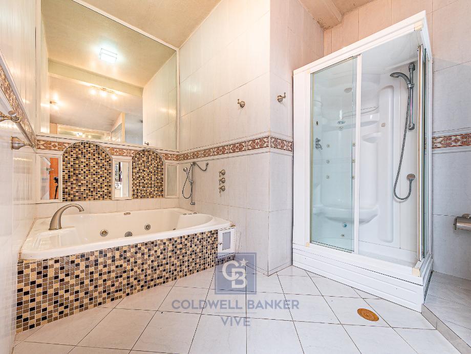 Avenida del Marquez, Metepec, Estado de méxico, 52178, Mexico, 4 Bedrooms Bedrooms, ,5 BathroomsBathrooms,Residential,For Sale,Avenida del Marquez,1615864