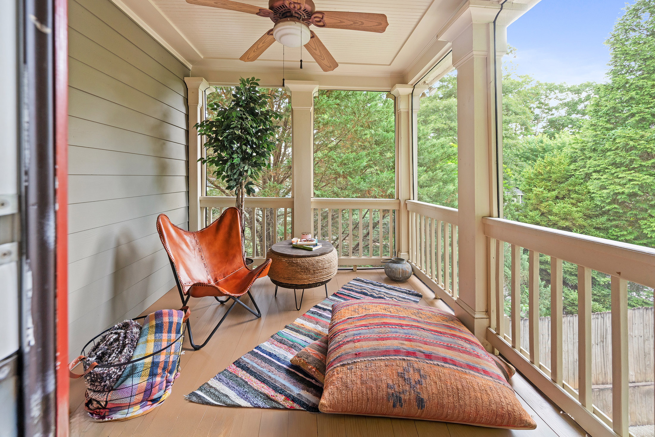  Two-Story Craftsman in Coveted Oakhurst Community - 物件實景