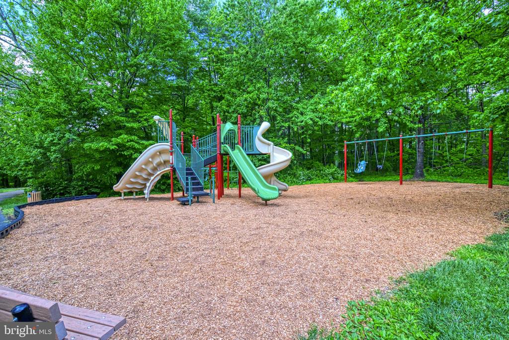 Reston, Virginia, 20194, United States, 3 Bedrooms Bedrooms, ,4 BathroomsBathrooms,Residential,For Sale,1942632