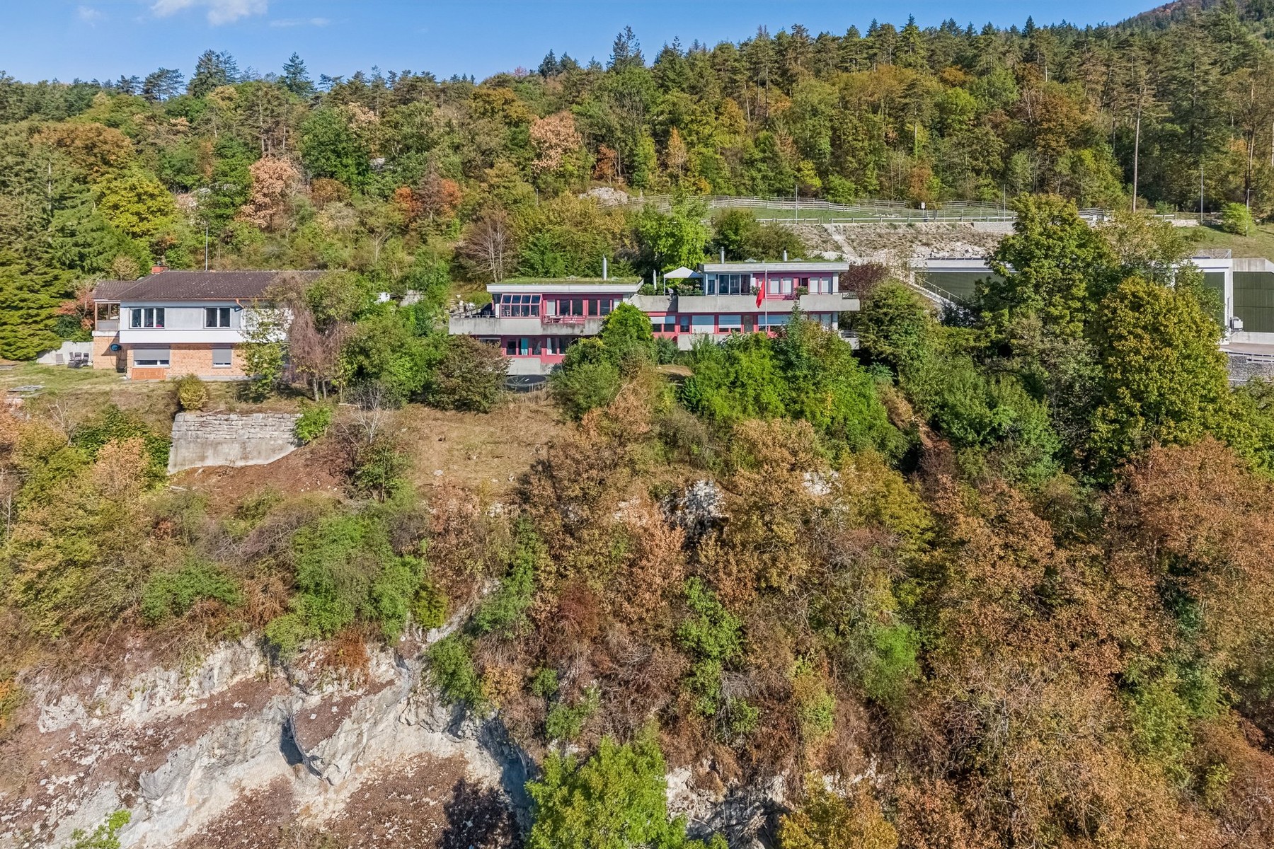  Exclusive Opportunity in Biel — Unique Architect-Designed Home, Exceptional Modu - 物件實景