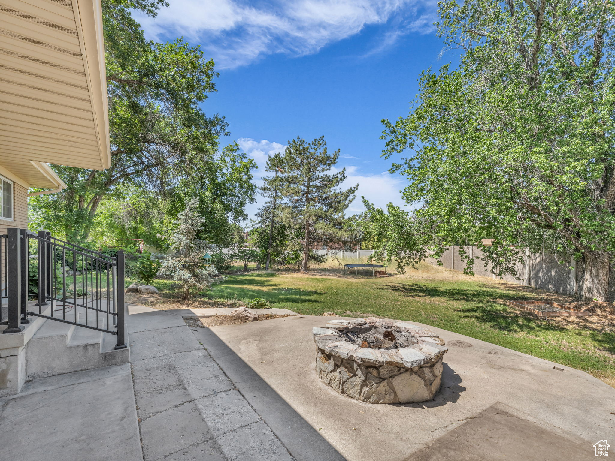 Midvale, Utah, 84047, United States, 4 Bedrooms Bedrooms, ,2 BathroomsBathrooms,Residential,For Sale,1862368
