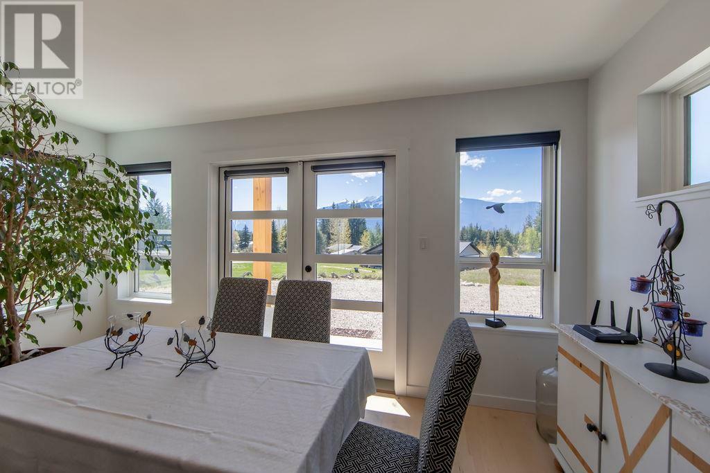 NAKUSP, British Columbia, V0G 1R0, CA, 3 Bedrooms Bedrooms, ,2 BathroomsBathrooms,Residential,For Sale,1836851