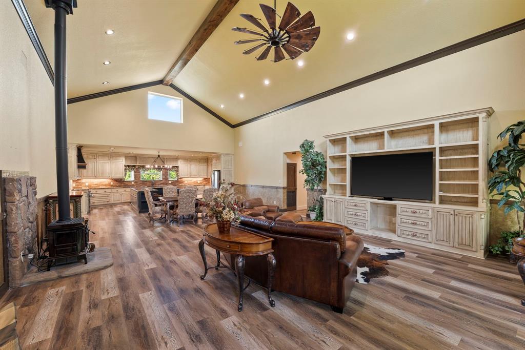 Weatherford, Texas, 76085, United States, 4 Bedrooms Bedrooms, ,4 BathroomsBathrooms,Residential,For Sale,1977773