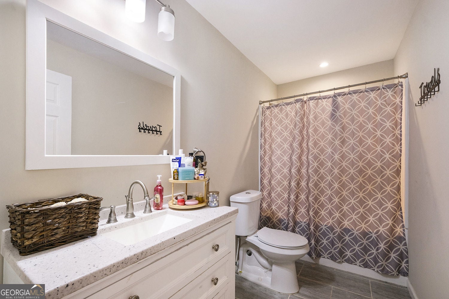 Braselton, Georgia, 30517, United States, 4 Bedrooms Bedrooms, ,4 BathroomsBathrooms,Residential,For Sale,2006577