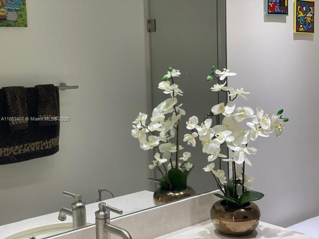 Aventura, Florida, 33180, United States, 2 Bedrooms Bedrooms, ,2 BathroomsBathrooms,Residential,For Sale,1926064