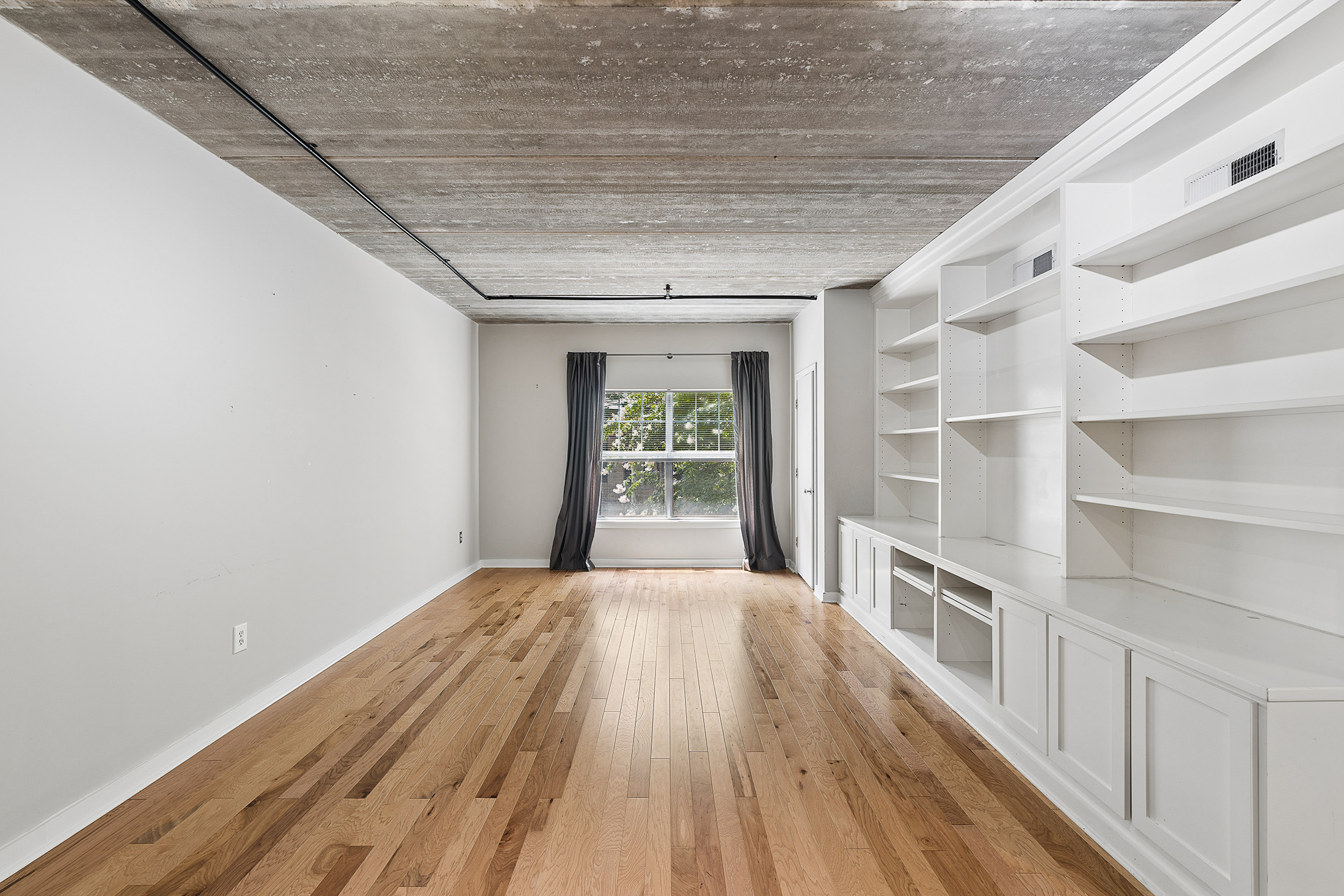  Spacious Heart-of-Midtown Condo - 物件實景
