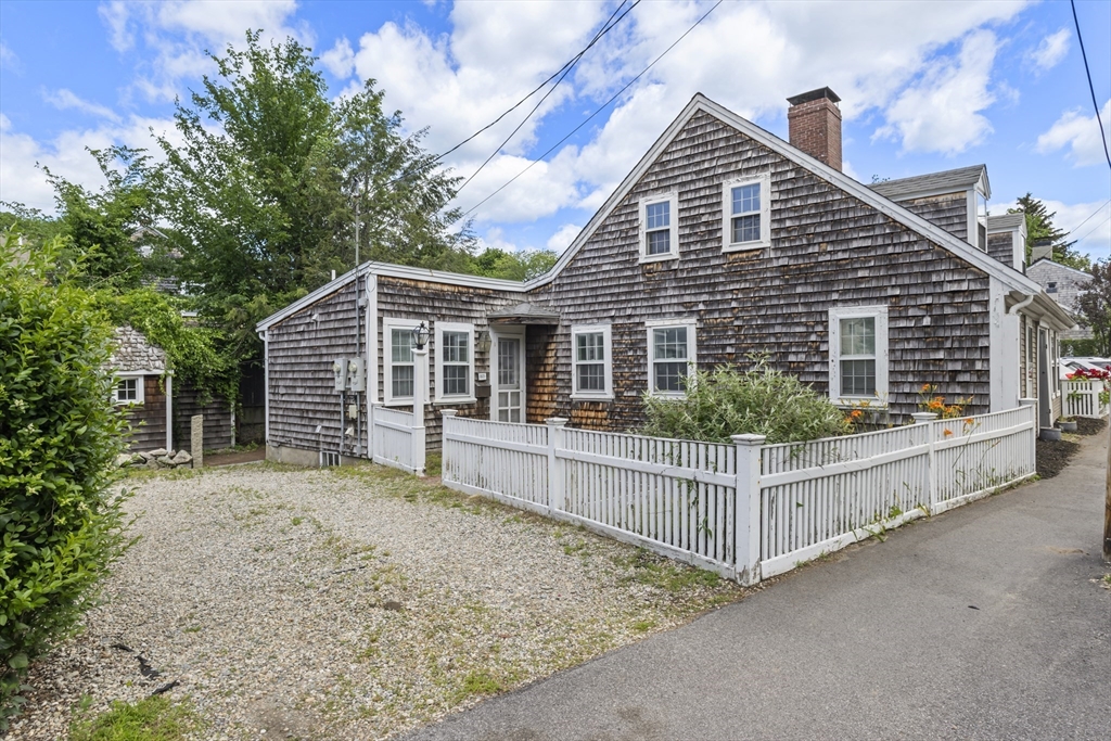 Hingham, Massachusetts, 02043, United States, 4 Bedrooms Bedrooms, ,3 BathroomsBathrooms,Residential,For Sale,1881278
