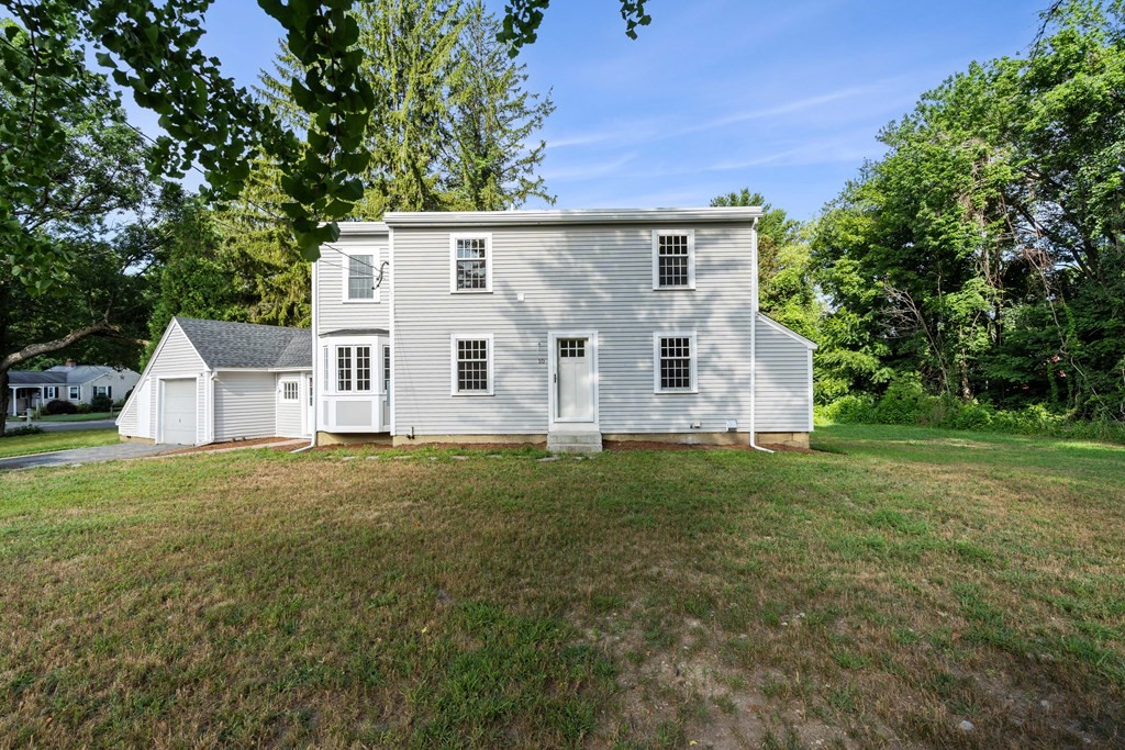 Framingham, Massachusetts, 01701, United States, 3 Bedrooms Bedrooms, ,2 BathroomsBathrooms,Residential,For Sale,1903802