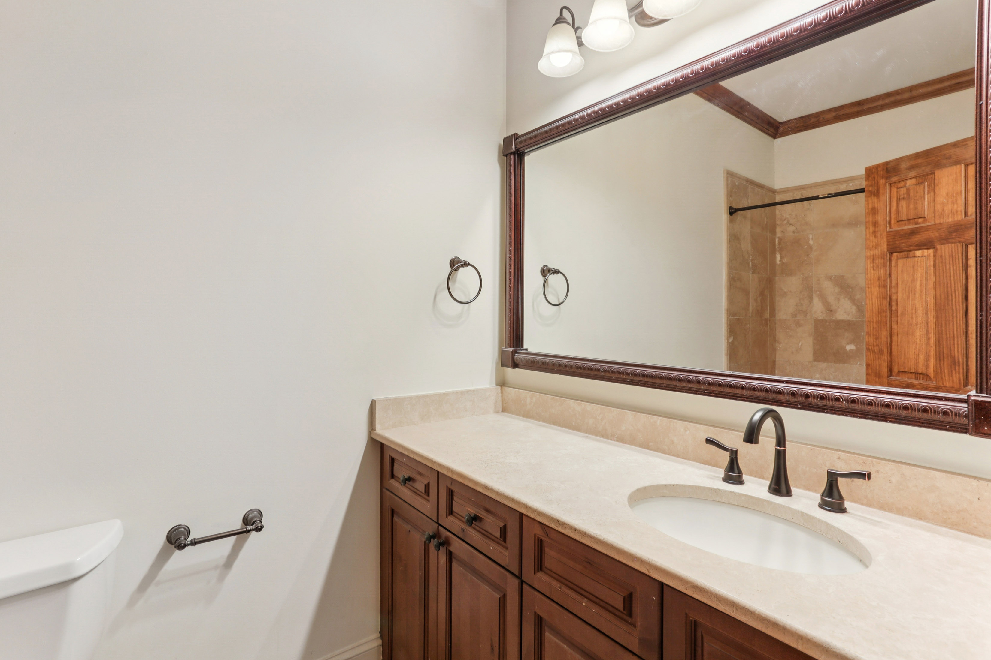  Stunning Brick Traditional in Sought-After Pine Hills - 物件實景