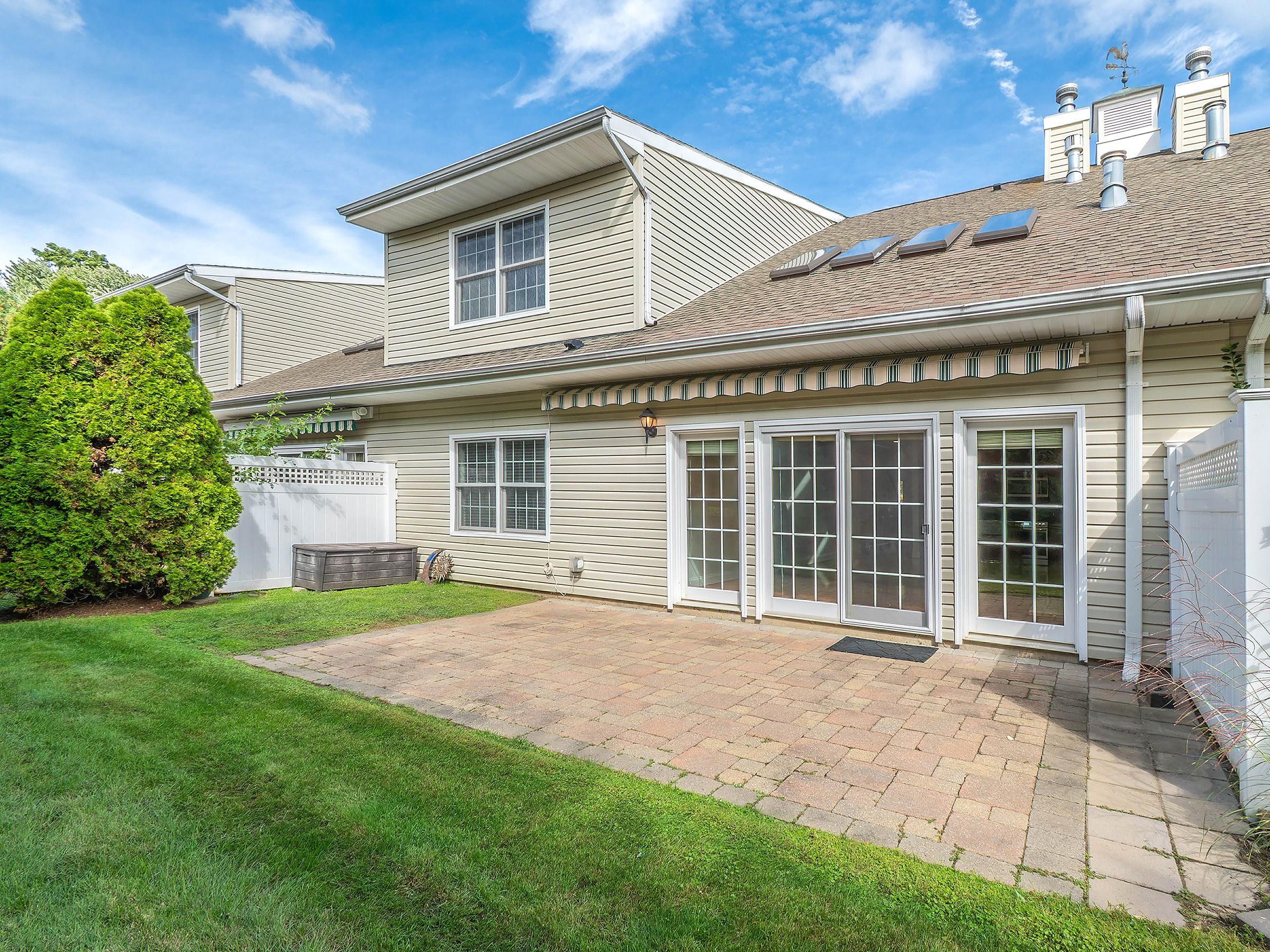  194 Pond View Drive, Port Washington, NY, 11050 - 物件實景