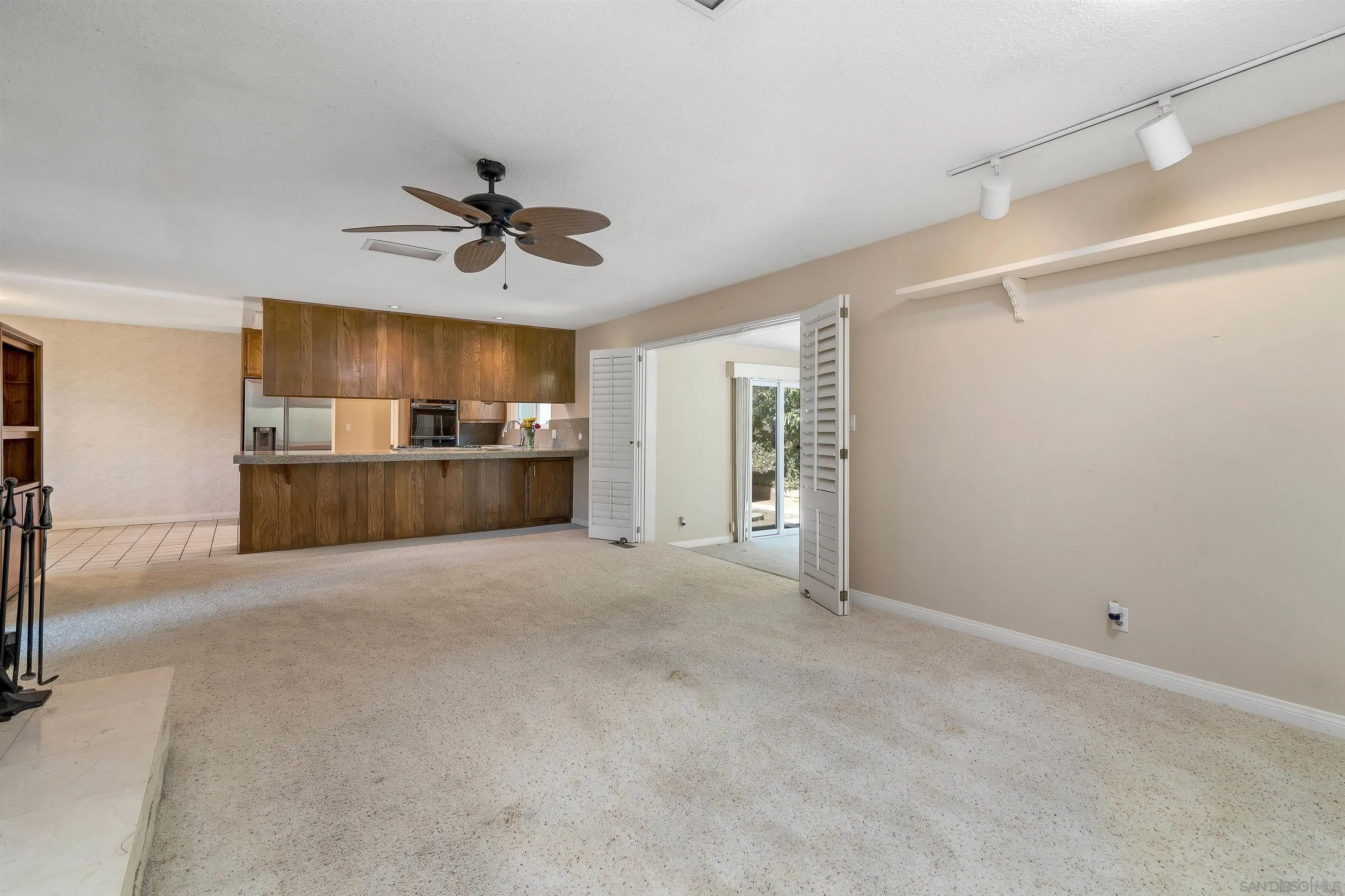 Escondido, California, 92025, United States, 3 Bedrooms Bedrooms, ,2 BathroomsBathrooms,Residential,For Sale,1940921