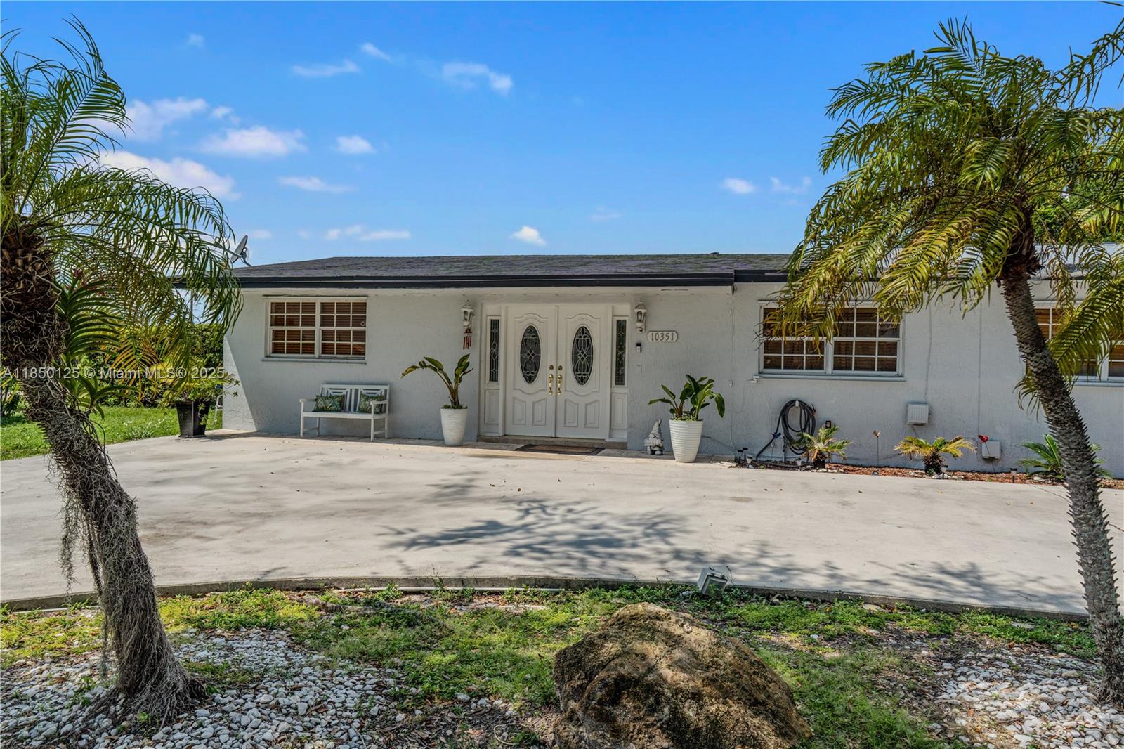 Miami, Florida, 33165, United States, 3 Bedrooms Bedrooms, ,2 BathroomsBathrooms,Residential,For Sale,1906706